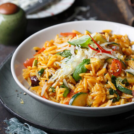 Teller mit Pastasotto Pastasotto