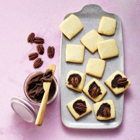 Shortbread mit Schokocreme und Pekannüssen Shortbread mit Schokocreme und Pekannüssen