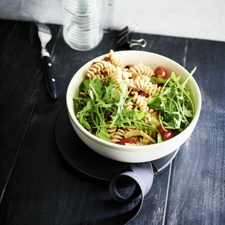 Dinkelnudelsalat mit Rucola Dinkelnudelsalat mit Rucola