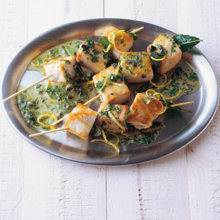 Schwertfischspieße mit Zitronensauce Schwertfischspieße mit Zitronensauce