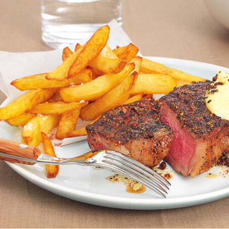 Pfeffersteaks mit Pommes frites Pfeffersteaks mit Pommes frites