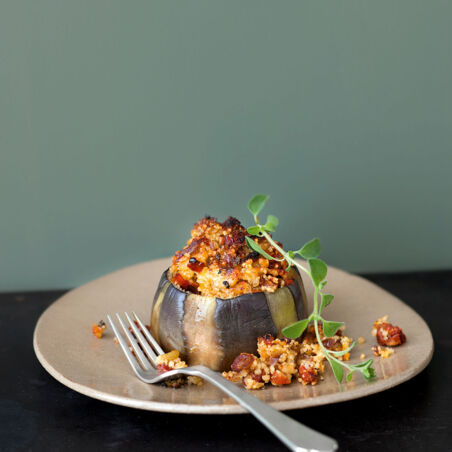 Auberginen mit Couscous-Dattel-Füllung Auberginen mit Couscous-Dattel-Füllung