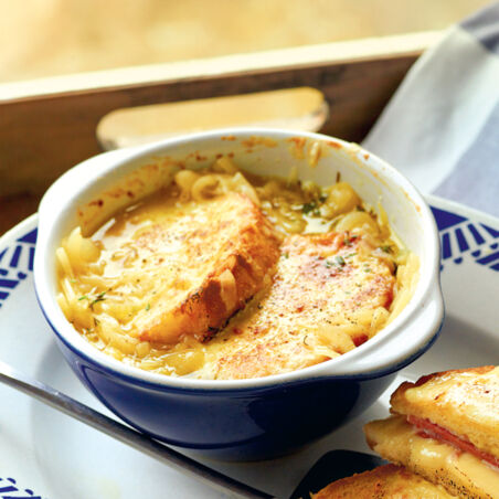 Gratinierte Zwiebelsuppe Gratinierte Zwiebelsuppe