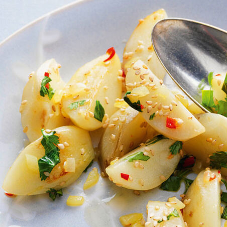 Topinambur mit Sesam und Koriander Topinambur mit Sesam und Koriander