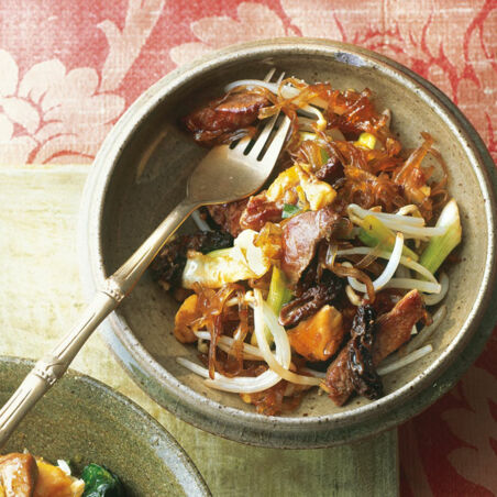 Gebratene Reisnudeln mit Schweinefilet Gebratene Reisnudeln mit Schweinefilet