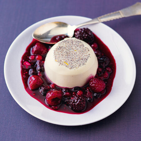 Panna cotta mit Waldbeeren Panna cotta mit Waldbeeren