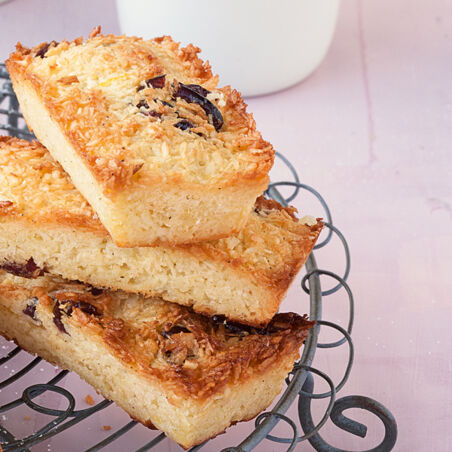 Kokoskuchen mit Cranberries Kokoskuchen mit Cranberries