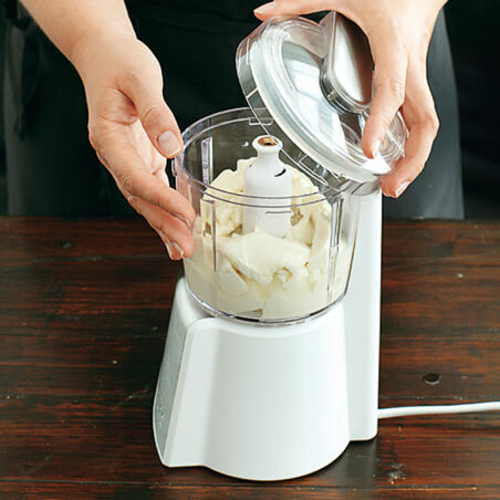 Polnische Piroggen mit Spinat-»Bratwurst«-Füllung Polnische Piroggen mit Spinat-»Bratwurst«-Füllung