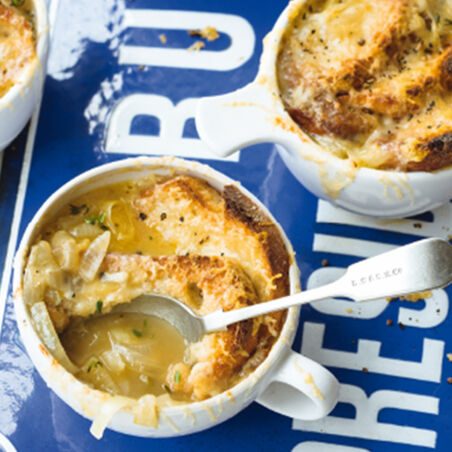Soupe à l'oignon gratinée - Gratinierte Zwiebelsuppe Soupe à l'oignon gratinée - Gratinierte Zwiebelsuppe