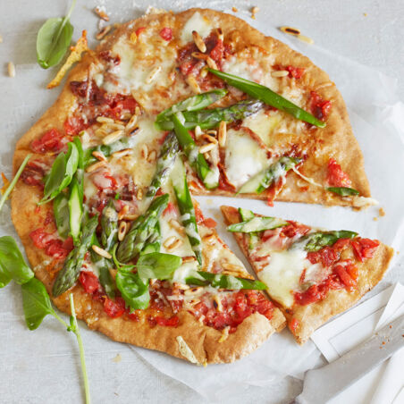 Drei-Käse-Spargel-Pizza Drei-Käse-Spargel-Pizza