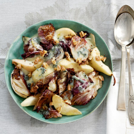 Radicchio und Birnen mit Gorgonzola überbacken Radicchio und Birnen mit Gorgonzola überbacken