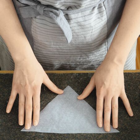 Spritzbeutel befüllen und Spritztüte falten Spritzbeutel befüllen und Spritztüte falten