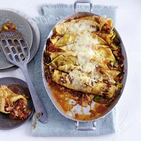 Pfannkuchen mit Hackfleischfüllung Pfannkuchen mit Hackfleischfüllung