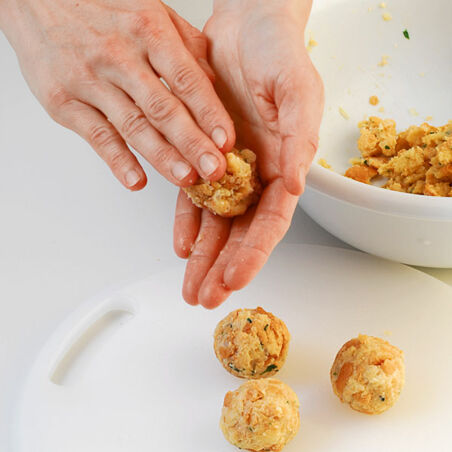 Mini-Semmelknödel mit Champignonrahm Mini-Semmelknödel mit Champignonrahm