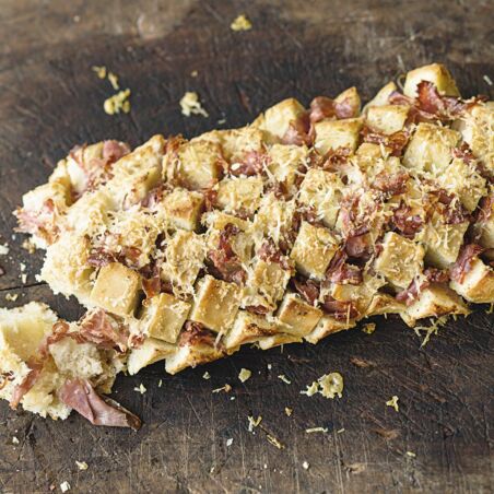 Ciabatta-Partybrot mit Salami Ciabatta-Partybrot mit Salami