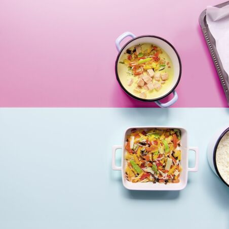 Asiatische Fischwochemit Wildlachs Asiatische Fischwochemit Wildlachs