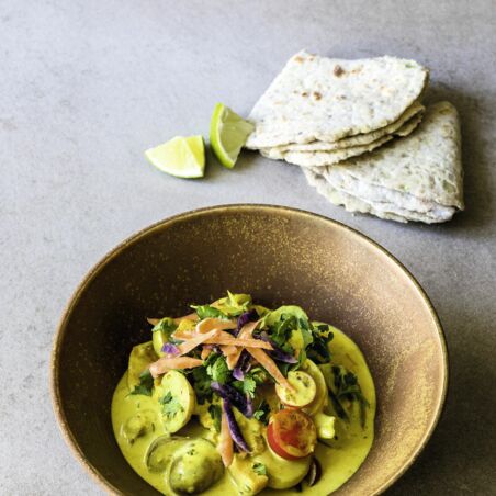 Buntes Kartoffel-Curry mit Kartoffel-Chapati Buntes Kartoffel-Curry mit Kartoffel-Chapati