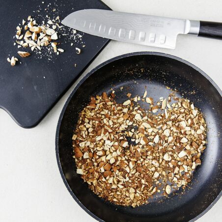 Rosenkuchen mit Mandel-Schoko-Füllung Rosenkuchen mit Mandel-Schoko-Füllung