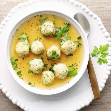 Vegane Markklößchensuppe Vegane Markklößchensuppe