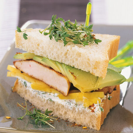 Avocado-Huhn-Mango-Sandwich Avocado-Huhn-Mango-Sandwich