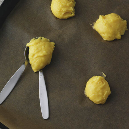 Windbeutel mit Preiselbeeren Windbeutel mit Preiselbeeren