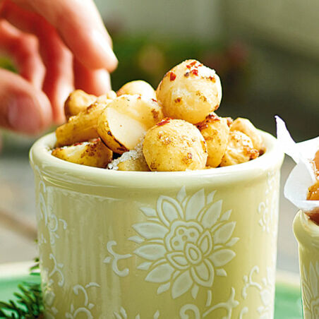 Süßscharfe Knuspernüsse Süßscharfe Knuspernüsse