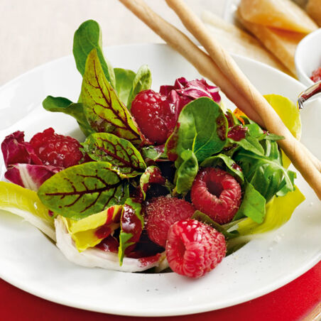 Blattsalat mit Beerendressing Blattsalat mit Beerendressing