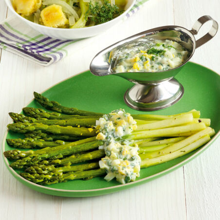 Gebratener Spargel mit Eier-Kräuter-Sauce Gebratener Spargel mit Eier-Kräuter-Sauce