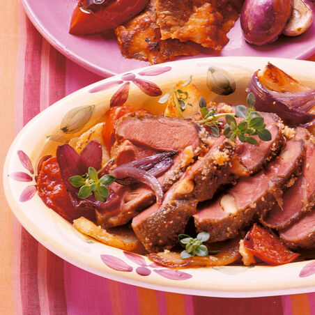 Lammbraten auf Gemüsebett Lammbraten auf Gemüsebett