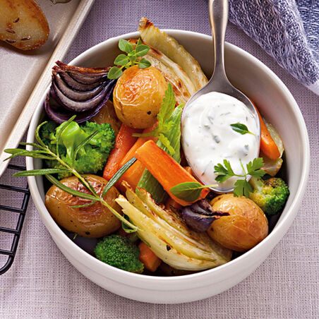 Backofen-Gemüse mit Kräutersauce Backofen-Gemüse mit Kräutersauce