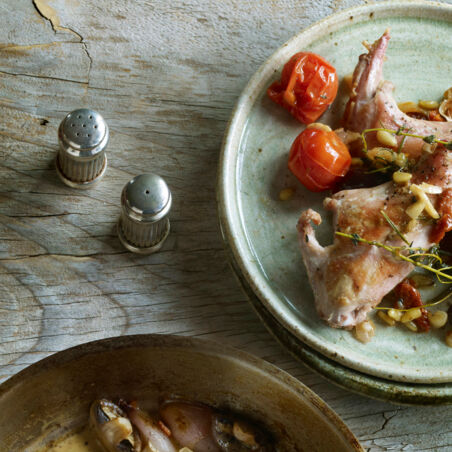 Kaninchen mit Oliven Kaninchen mit Oliven