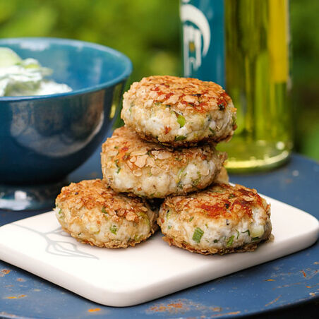 Fischbuletten mit Salat Fischbuletten mit Salat