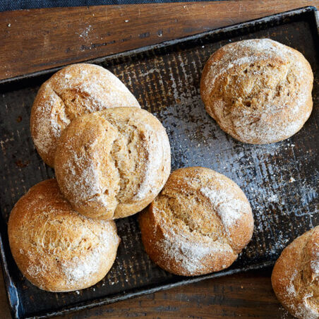 Sauerteigbrötchen Sauerteigbrötchen