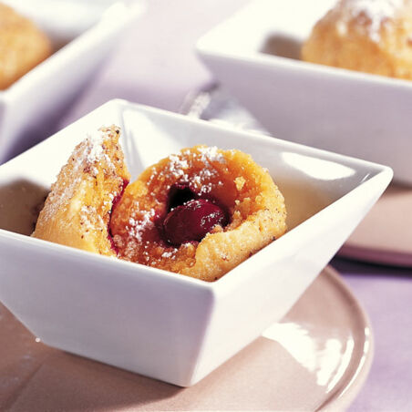 Süßkartoffelknödel mit Kirschen Süßkartoffelknödel mit Kirschen