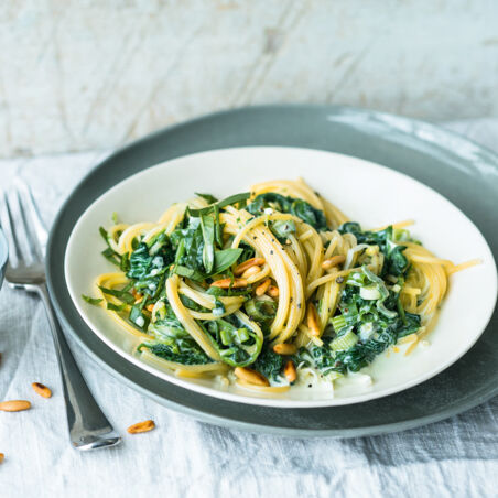 Spaghetti con spinaci e gorgonzola Spaghetti con spinaci e gorgonzola