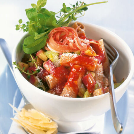 Auberginen-Pasta mit Schinken Auberginen-Pasta mit Schinken
