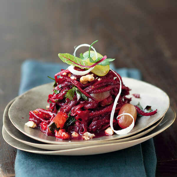 Rote-Bete-Salat mit Cassis-Vinaigrette und grünen Trauben Rezept ...