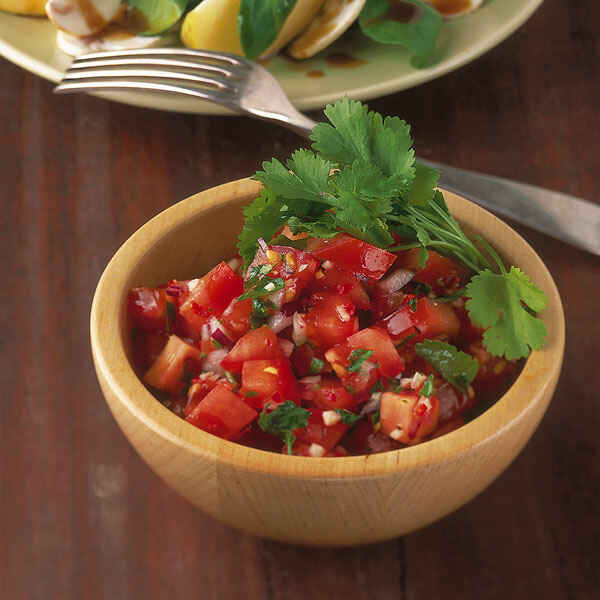 Tomatensalat mit Chili und Koriander Rezept | Küchengötter