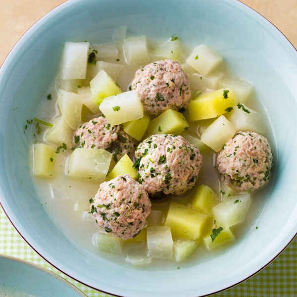 Kohlrabi-Petersilien-Suppe mit Klößchen Rezept | Küchengötter