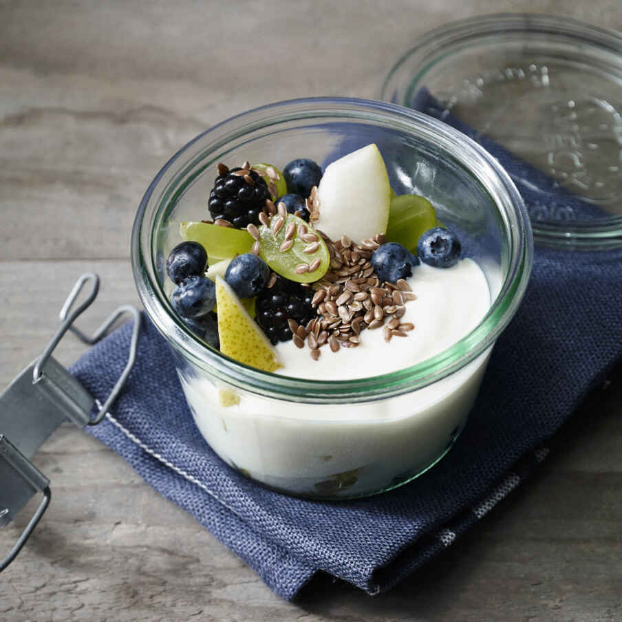 Soja-Joghurt mit Fruchtsalat Rezept | Küchengötter