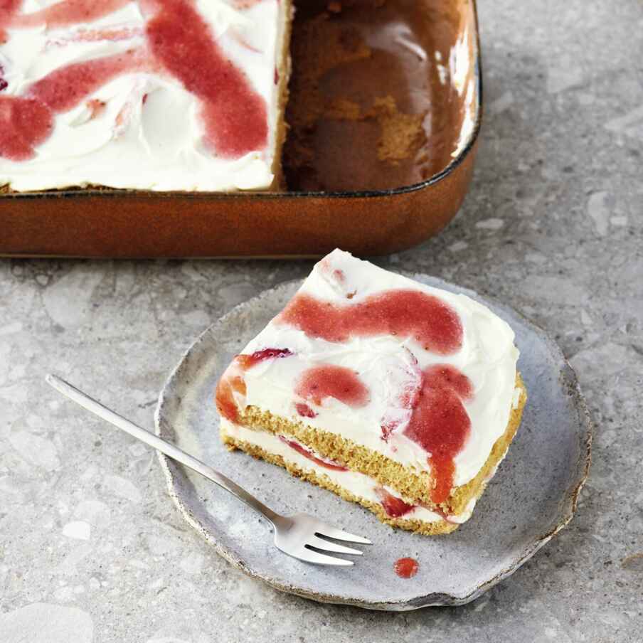 Zuckerfreies Erdbeer-Tiramisu mit Biskuit Rezept | Küchengötter