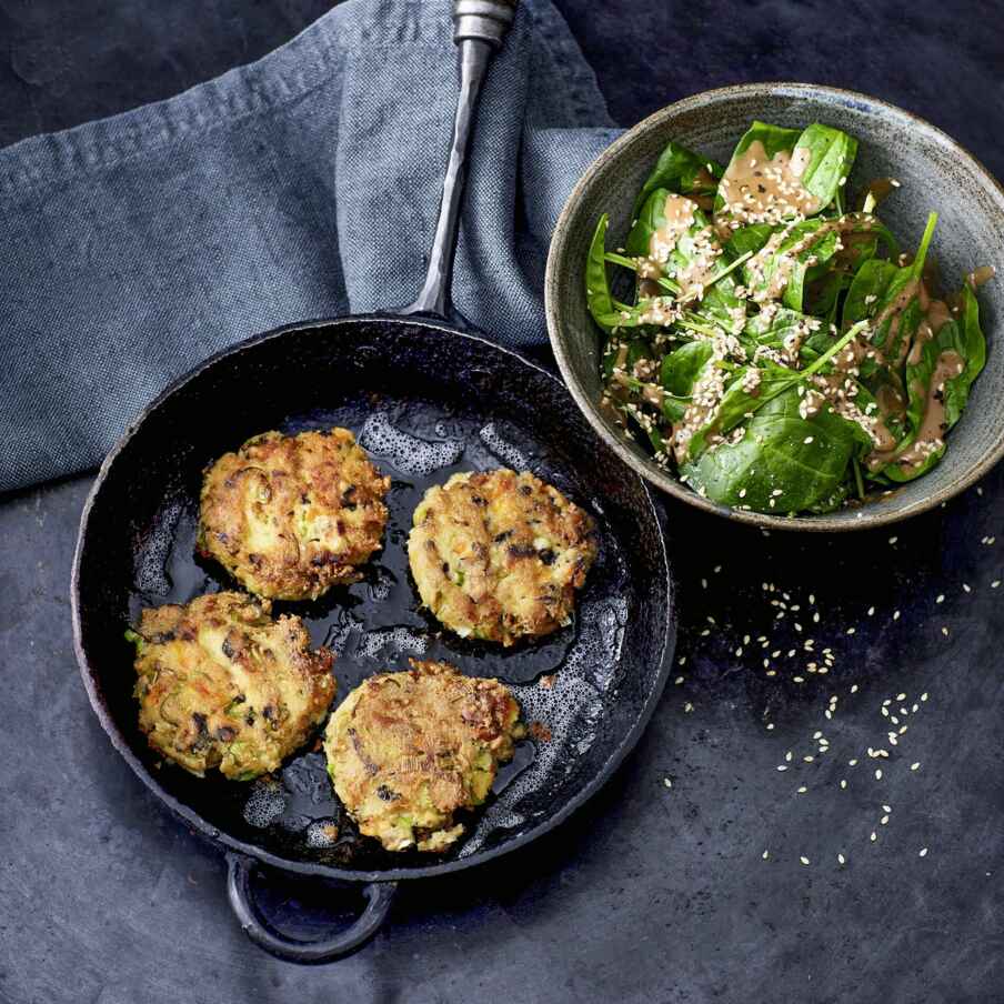 Tofuküchlein und Spinat mit Sesamsauce Rezept | Küchengötter