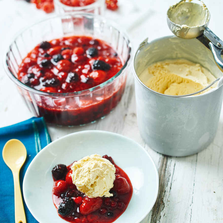 Rote Grütze mit Vanilleeis Rezept | Küchengötter