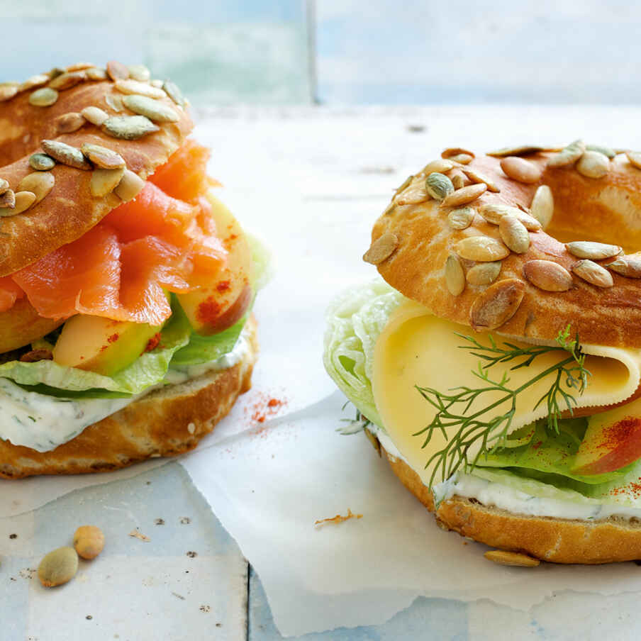 Bagels mit Lachs und Käse Rezept | Küchengötter