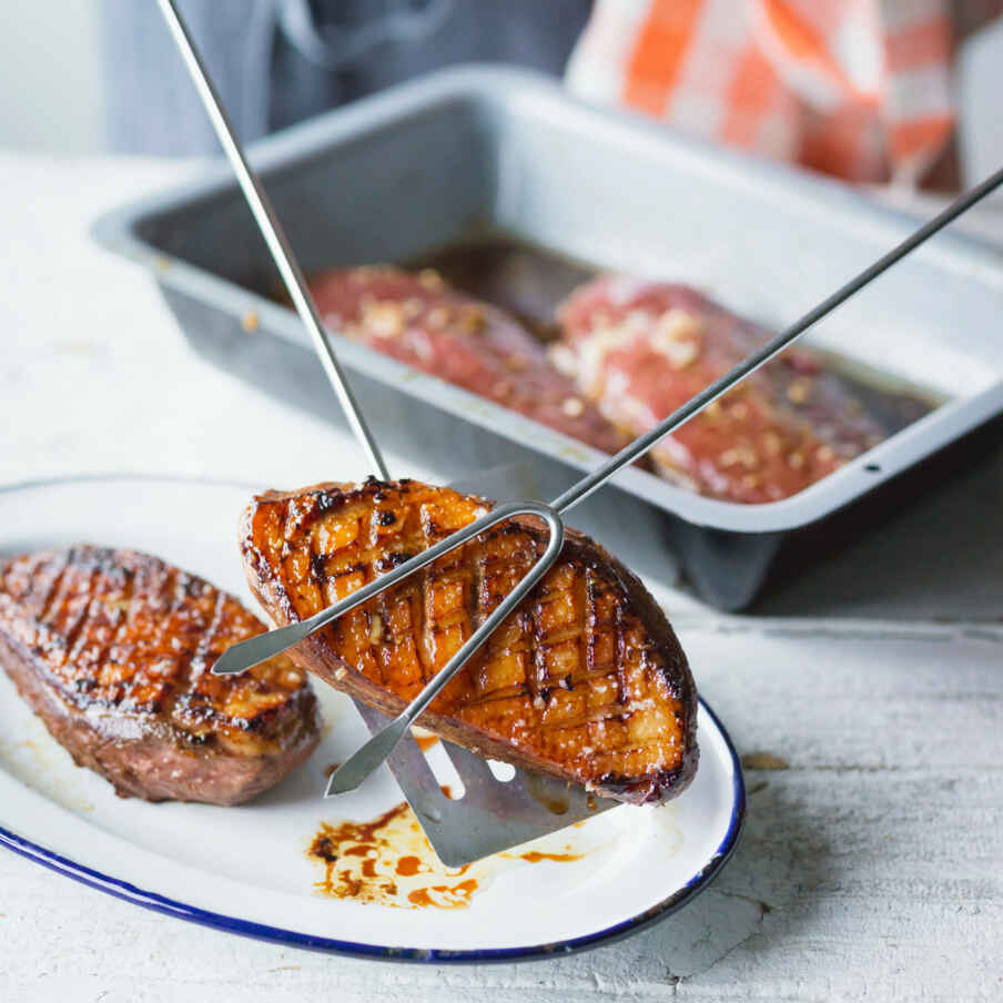 Entenbrustfilet in Asia-Marinade Rezept | Küchengötter