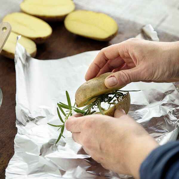 Vegane gegrillte Rote-Bete-Birnen-Päckchen mit Mais Rezept | Küchengötter