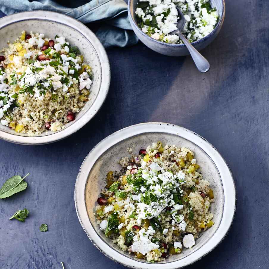 Lauwarmer Couscous-Salat mit Granatapfel Rezept | Küchengötter