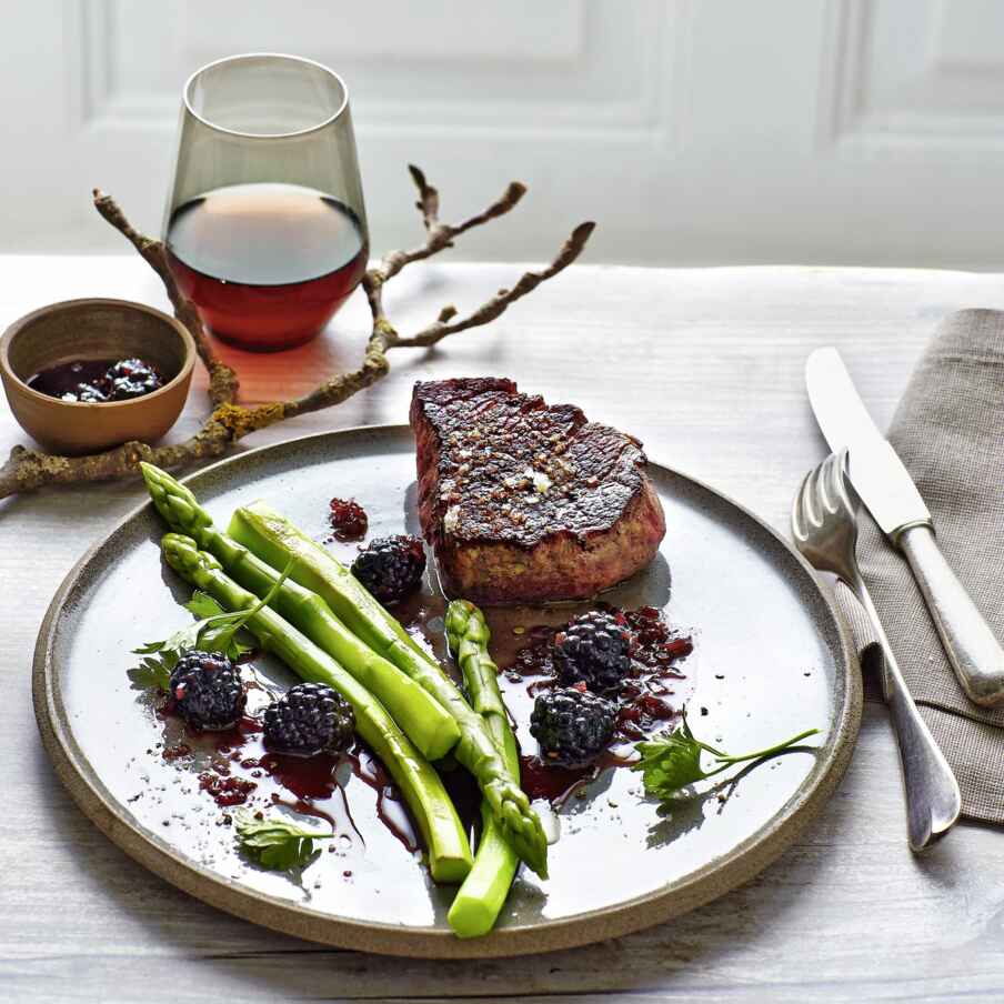 Filetsteaks mit Chili-Brombeer-Sauce | Low Carb Rezept | Küchengötter