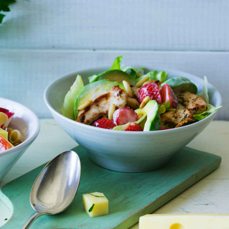 Fruchtiger Salat mit Putenbrust Rezept | Küchengötter