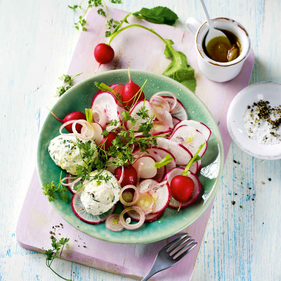 Rettich-Radieschen-Teller mit Ricotta-Klößchen Rezept | Küchengötter